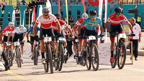 Spor Ayakkabılarının Pedal Gücü: Bisikletçiler İçin En İyi Seçenekler